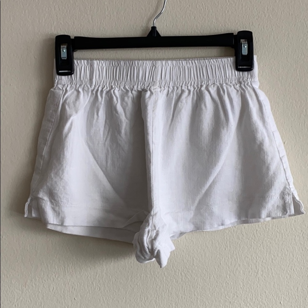 Princess Polly White flowy shorts
